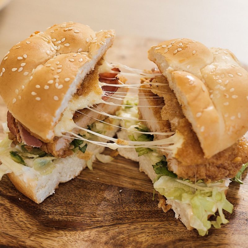 kfc-zinger-mozzarella-burger-3-164126-1